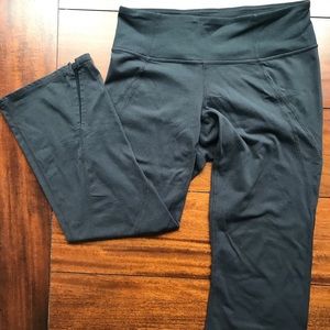 Athleta crop yoga pant